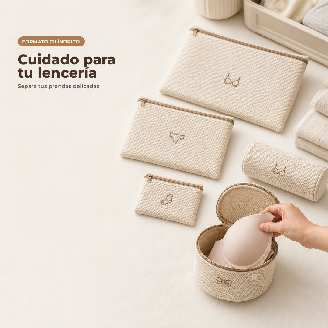Lencería organizada dentro de bolsas de malla para lavandería